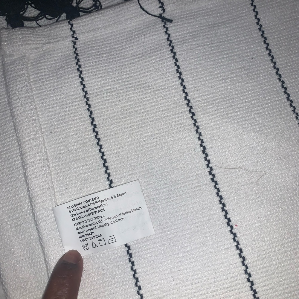 Table runner - Picture 3 of 4